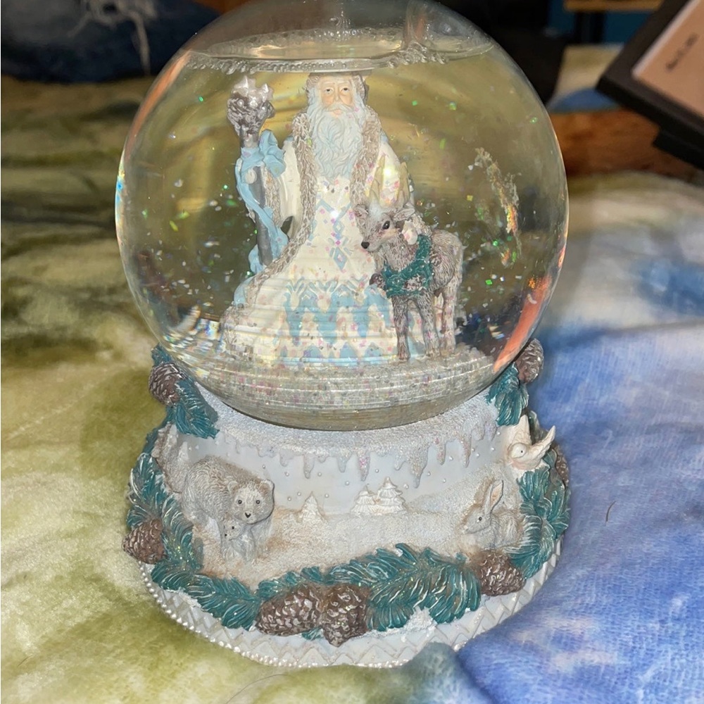 Vintage San Francisco music box company snow globe